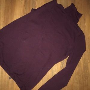 Gap wine turtleneck sweater